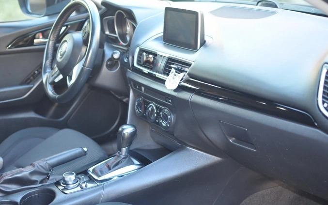 Mazda 3 cena 29000 przebieg: 320000, rok produkcji 2014 z Zawiercie małe 301